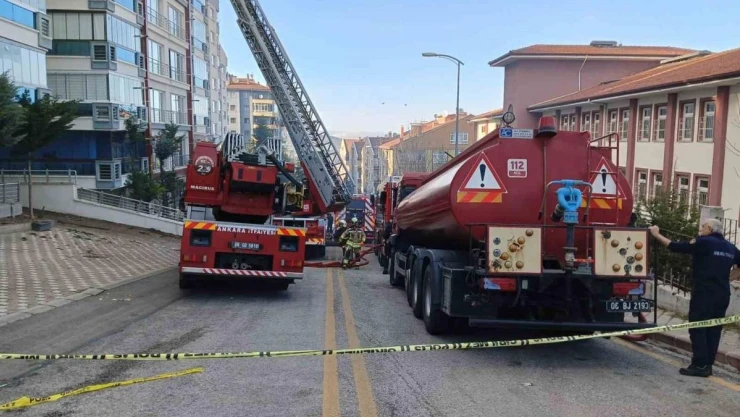 Ankara'da çatı yangını