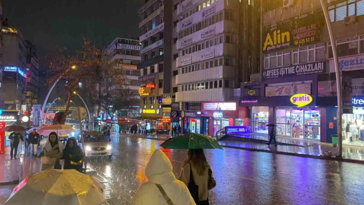 Ankara'da dolu yağışı etkili oldu