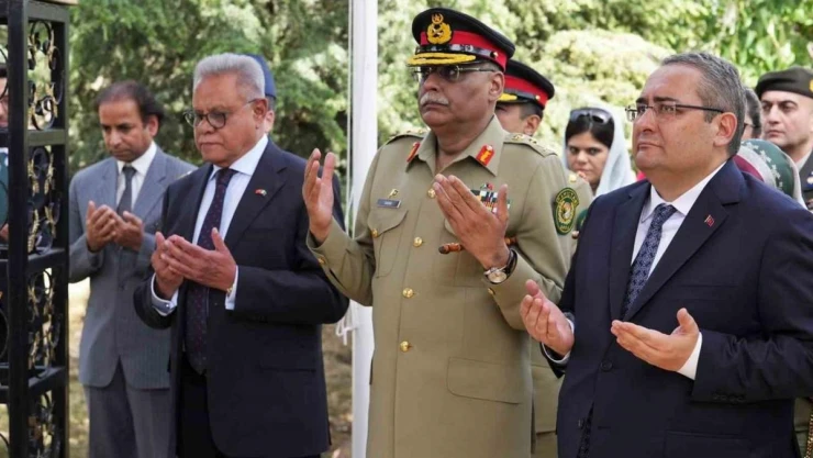 Ankara'da Pakistan'daki APS Peşaver terör saldırısı şehitleri için anma töreni düzenlendi