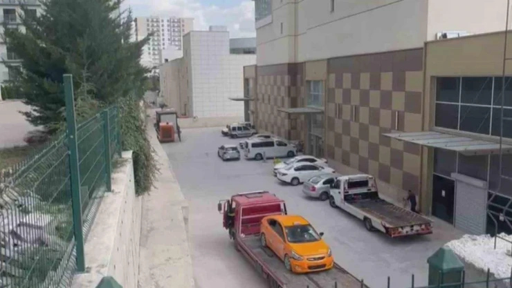 Ankara'da polisten kaçan taksi sürücüsü 2 duvar arasına sıkıştı