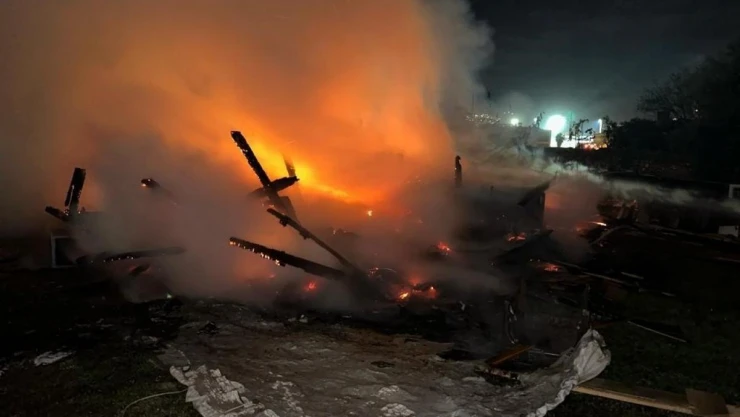 Antakya'da çadır yangını söndürüldü