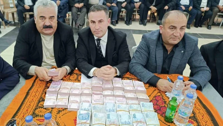 Aşiret düğününde 100 koyun kesildi: Geline kilolarca altın, damada ise milyonlarca lira takıldı