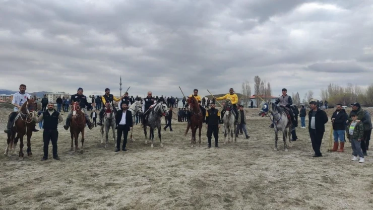 Aşkale cirit müsabakası nefes kesti