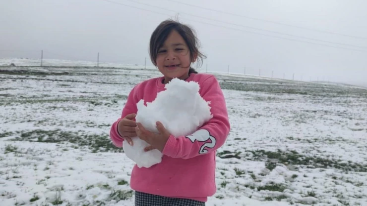 Aşkale'ye kış geri geldi