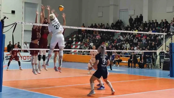 AXA Sigorta Efeler Ligi: TÜRŞAD: 1 - Galatasaray HDI Sigorta: 3