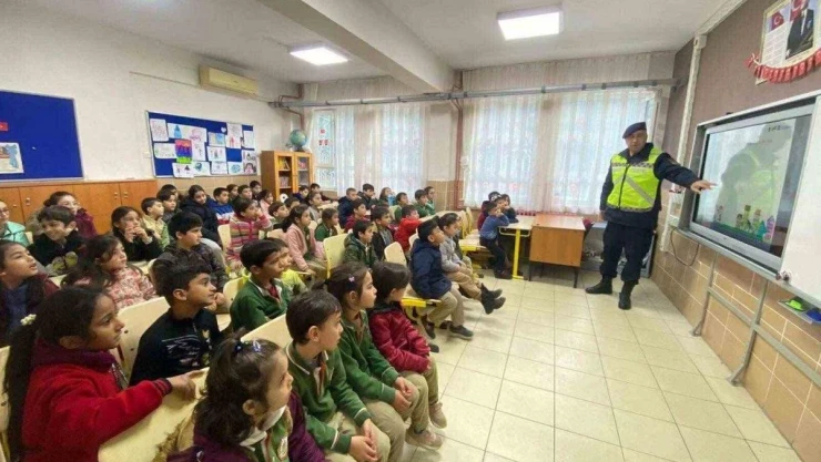 Aydın'da 58 öğrenci 'trafik dedektifi' oldu