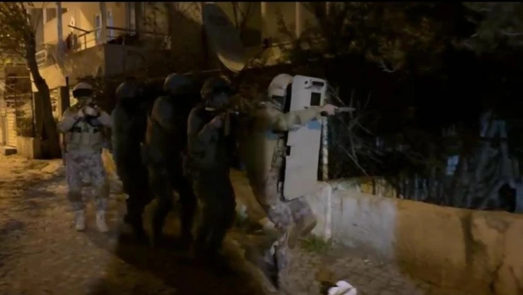 Ayvalık'ta polisten 'Narko Güç' harekatı