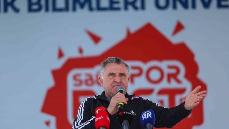 Bakan Bak: 'Üniversitelerde sporu önemsiyoruz, gençlerimizin spor yapmasını istiyoruz'