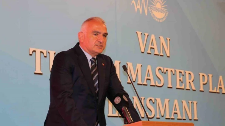Bakan Ersoy: 'Van artık Avrupa Festivaller Birliği üyeliğine kabul edilen ve bu festivalimize ev sahipliği yapacak şehirlerimizden biridir'