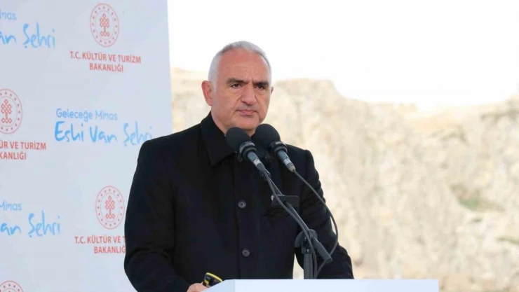 Bakan Ersoy: 'Van, sayısız kültürün doğumuna, gelişimine ve yayılmasına beşiklik etmiştir'
