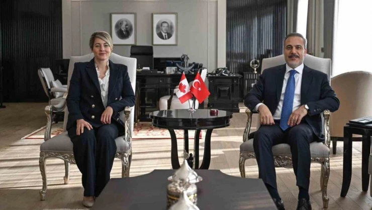 Bakan Fidan, Kanada Dışişleri Bakanı Joly ile bir araya geldi