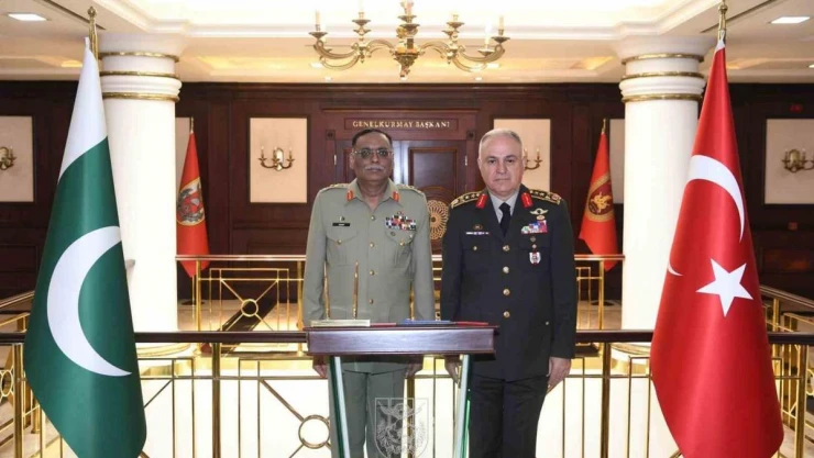 Bakan Güler, Pakistan Genelkurmay Başkanı Mirza'yı kabul etti
