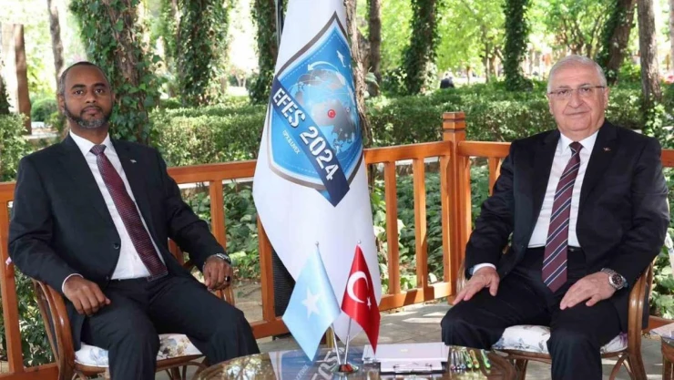 Bakan Güler, Somali Savunma Bakanı Nur ile görüştü