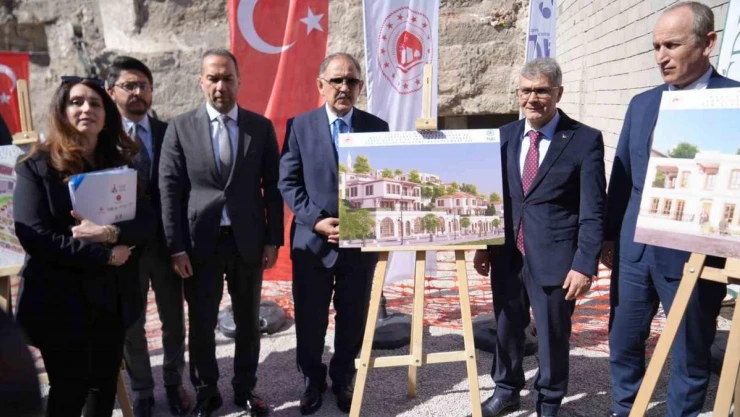 Bakan Özhaseki: 'Önümüzdeki aydan itibaren her ay 10 - 15 bin konutu dağıtmaya devam edeceğiz'