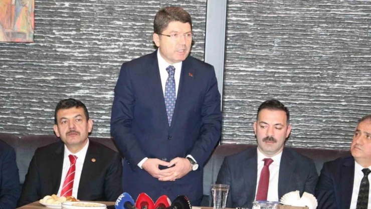 Bakan Tunç: 'AK Parti öncesi demokrasinin standartlarıyla bugünkü arasında büyük fark var'