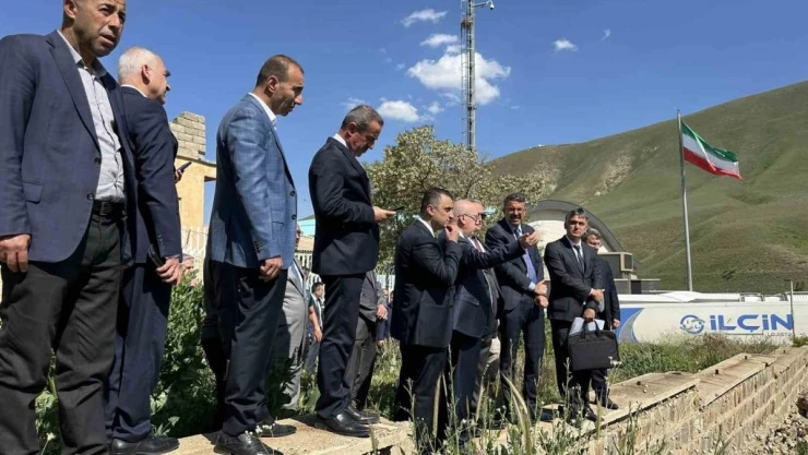 Bakan Yardımcısı Uçarmak, Esendere Gümrük Kapısı'nda incelemelerde bulundu