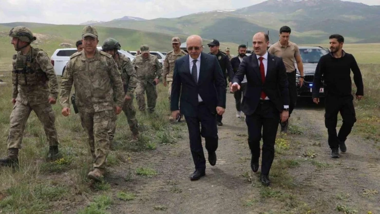 Bakan Yardımcısı Uçarmak, Gelincik Sınır Kapısı bölgesinde incelemelerde bulundu