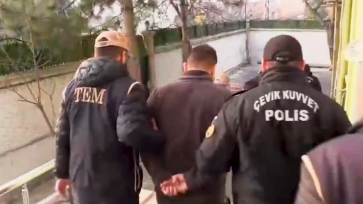 Bakan Yerlikaya: 'FETÖ'ye yönelik düzenlenen operasyonlarda 20 şüpheli yakalandı'