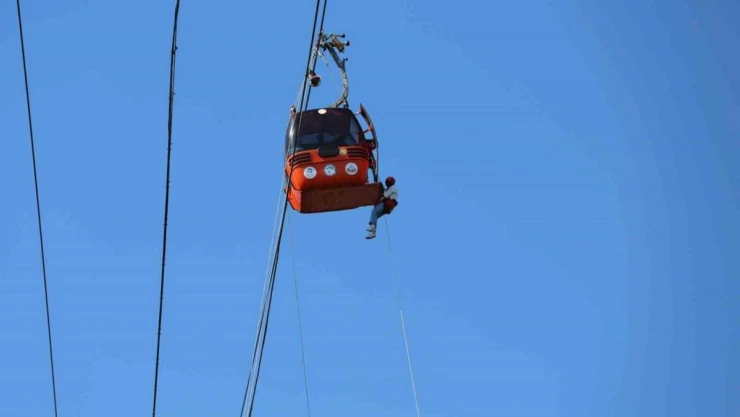 Bakan Yerlikaya: '(Teleferik kazası) Mahsur kalan 24 kabindeki 174 kişi başarıyla tahliye edilmiştir'