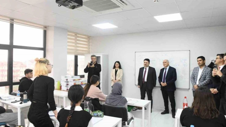 Başkan Avcı, 'Gençlerimizle geleceğimizi inşa ediyoruz'