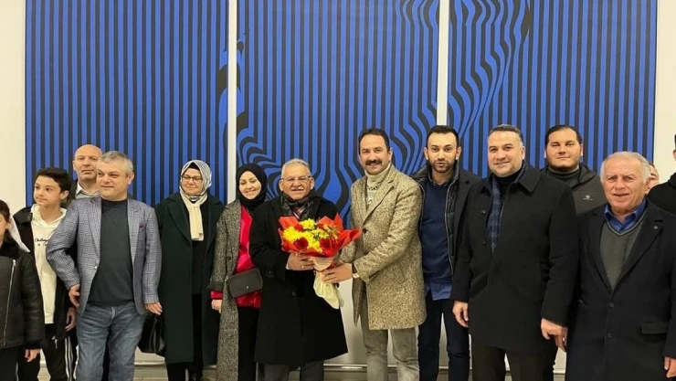 Başkan Büyükkılı, İstanbul'da Kayserililer tarafından karşılandı