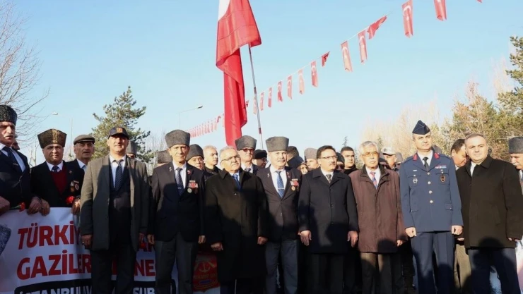 Başkan Büyükkılıç: 'Hainler emellerine asla ulaşamayacaklar'