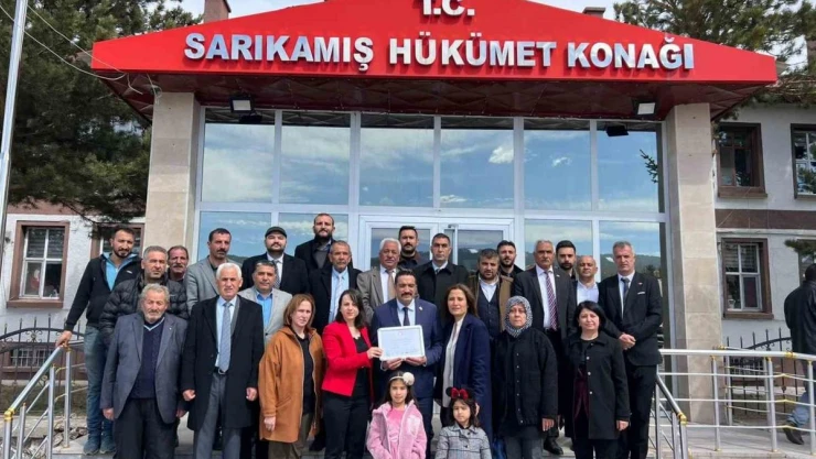 Başkan Kılıç mazbatasını aldı