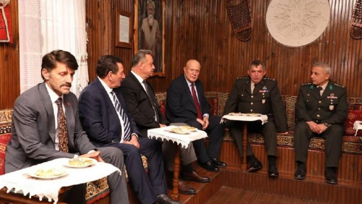 Başkan Pekmezci ve belediye meclis üyelerinden şükran ziyareti