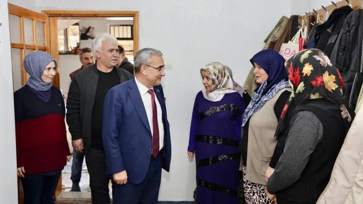 BaşkanbIşık Kumarı Mahallesini ziyaret etti