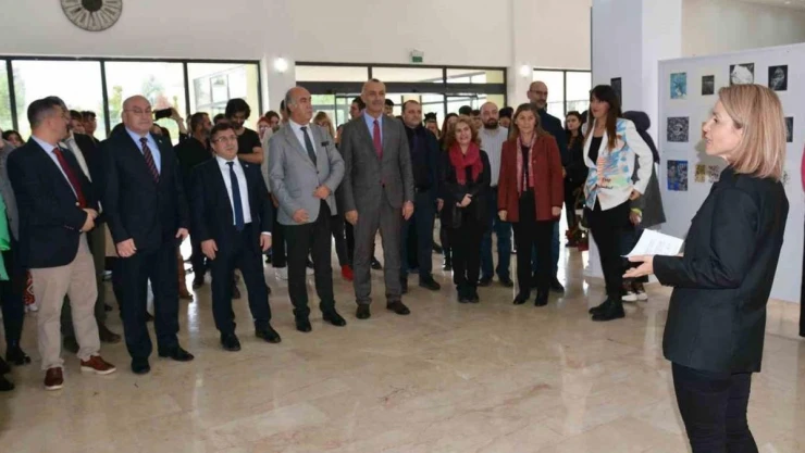 BAÜN'de 27 ülkeden sanatçıların eserleri sergilendi