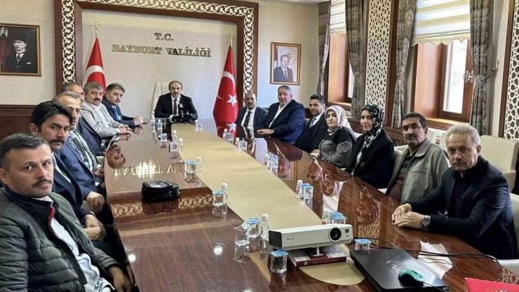 Bayburt'ta kurulacak sünger fabrikasında imzalar atıldı