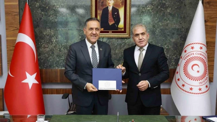 Bingöl'de 8 derslikli ortaokul için protokol imzalandı