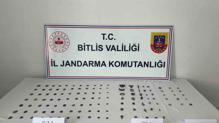 Bitlis'te 131 parça tarihi eser ele geçirildi