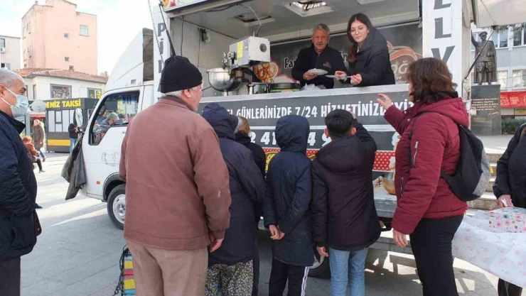 Burhaniye'de kimse aç kalmıyor