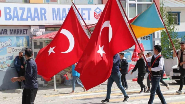 Çaldıran'da 19 Mayıs coşkusu