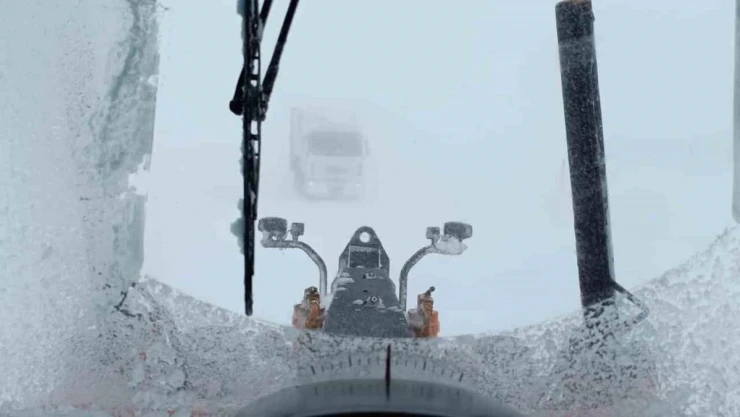 Çaldıran-Doğubayazıt kara yolu ulaşıma kapatıldı