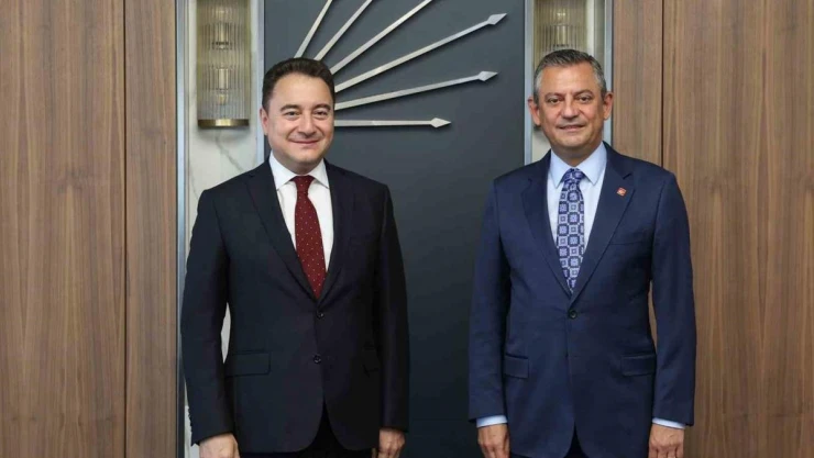 CHP Genel Başkanı Özel ile DEVA Partisi Genel Başkanı Babacan bir araya geldi