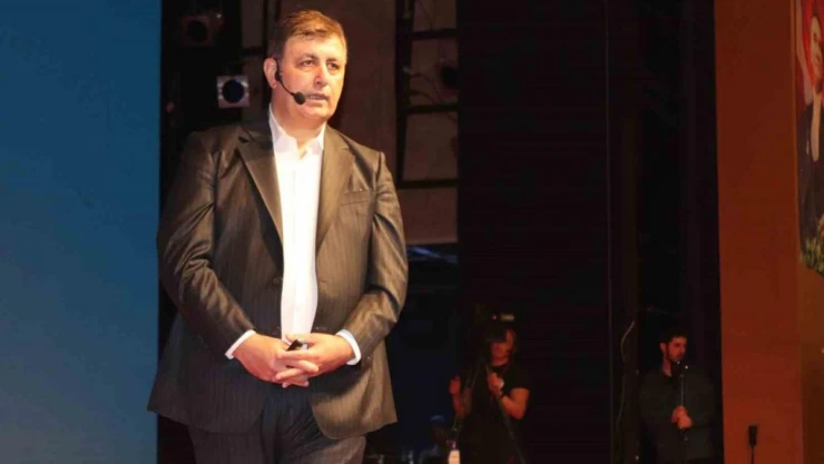 CHP'nin İzmir adayı Cemil Tugay: 'Yeni siyasetçilere ihtiyacımız olduğunu toplum söylüyor'