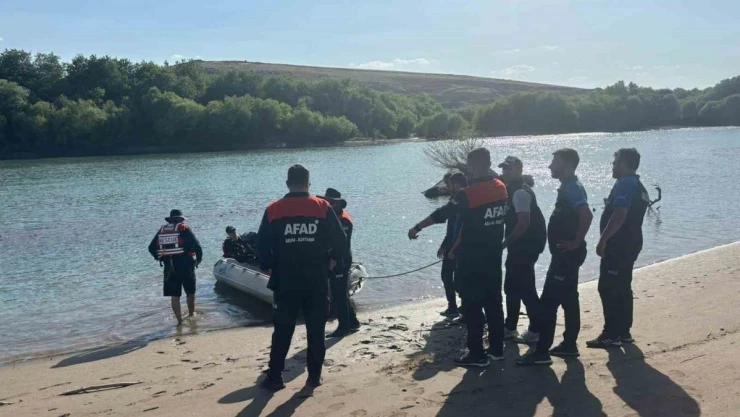 Cizre'de kayıp kız, Suriye ve Irak sınırında aranıyor
