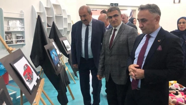 Çocuklar gönüllerinden geçenleri eserlerinde resmetti