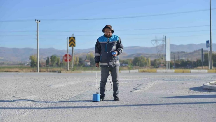 Çorum Belediyesi, su kaçaklarına geçit vermiyor