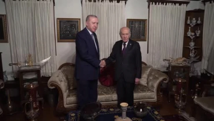 Cumhurbaşkanı Erdoğan, MHP lideri Devlet Bahçeli'yi Beytepe'de bulunan konutunda ziyaret ediyor.