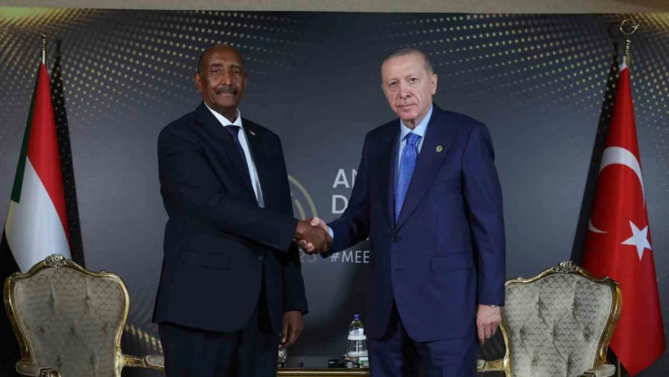 Cumhurbaşkanı Erdoğan, Sudan Egemenlik Konseyi Başkanı Ek Burhan ile görüştü