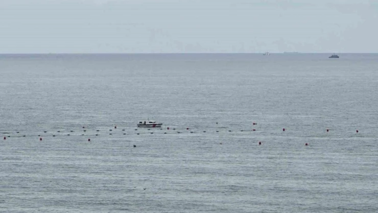 Dalgıçlar kayıp mürettebatı aramak için midye çiftliğine dalış gerçekleştirildi