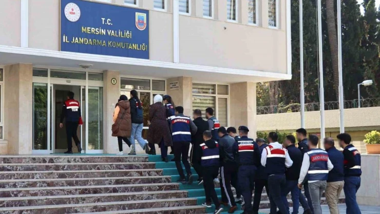 DEAŞ'a fon sağlayan şüphelilere operasyon: 9 gözaltı