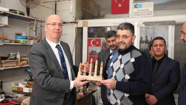 Defterdar Öztürk'ten Ahlatlı el sanatkarlarına ziyaret