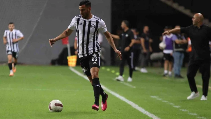 Deniz Kadah: 'Futbolu bırakmayı düşündüm'