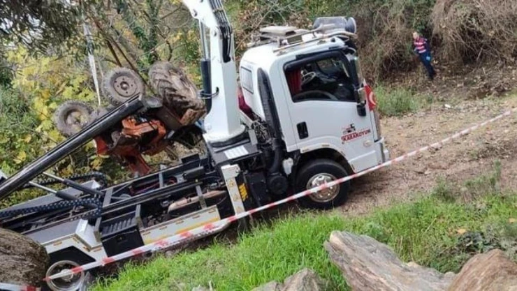 Devrilen traktörün altında kalan 57 yaşındaki çiftçi hayatını kaybetti