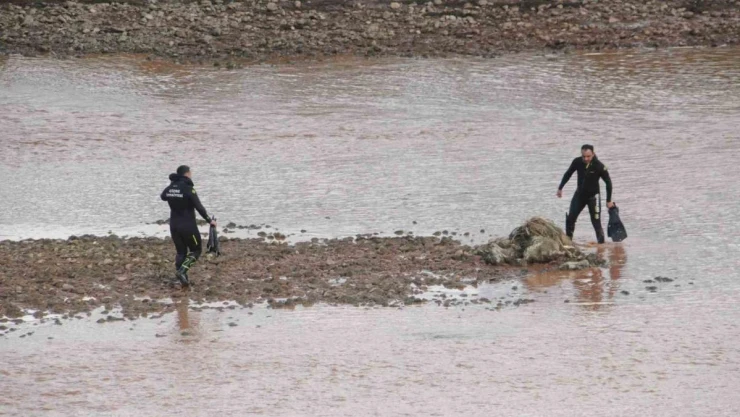 Dicle Nehri'nde kaybolduğu değerlendirilen çocuk aranıyor