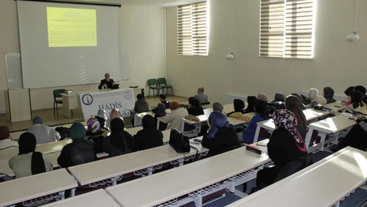 DPÜ İİF'de Hadis Topluluğu açılış dersi
